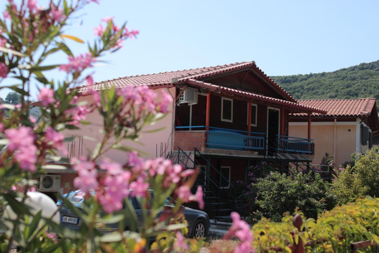 Guesthouse Rondo Himare Buitenkant foto