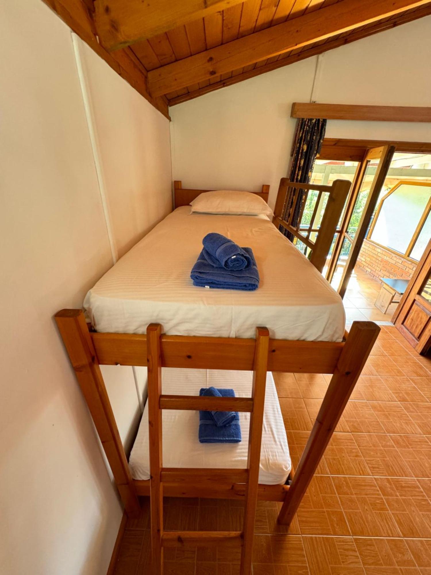 Guesthouse Rondo Himare Buitenkant foto