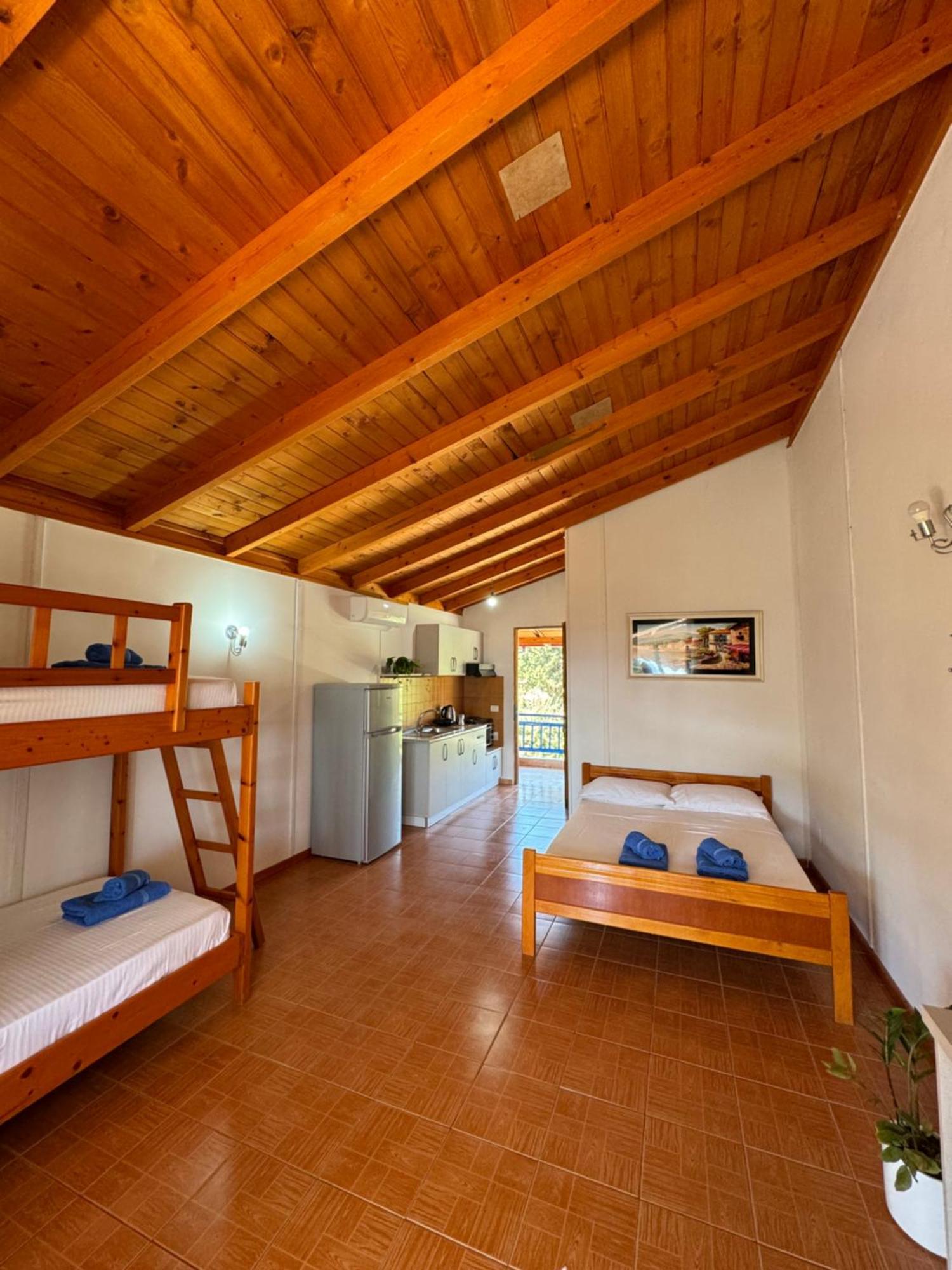 Guesthouse Rondo Himare Buitenkant foto