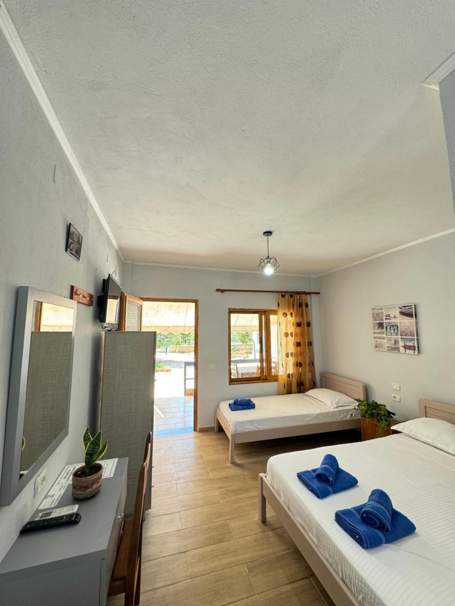 Guesthouse Rondo Himare Buitenkant foto