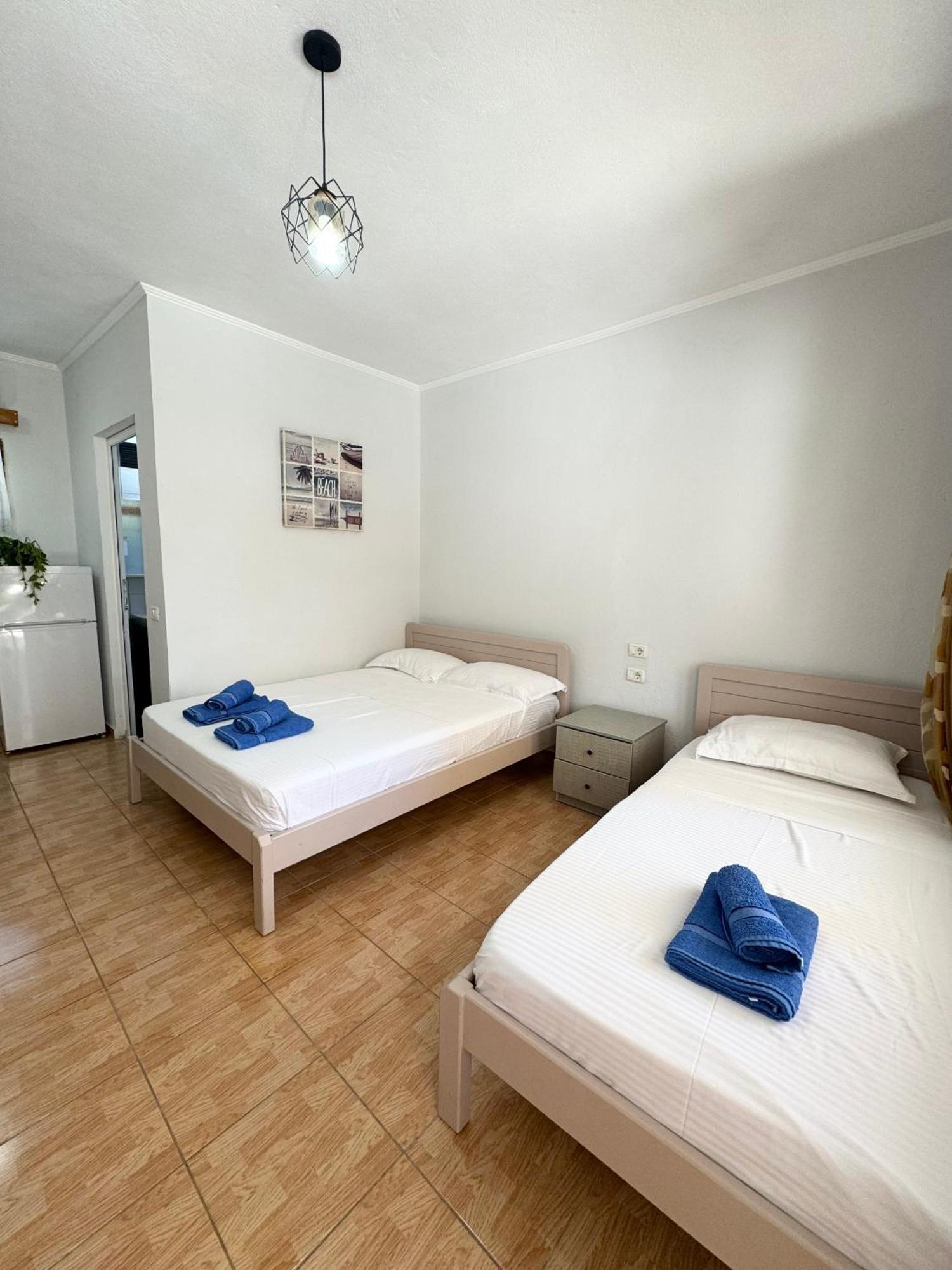 Guesthouse Rondo Himare Buitenkant foto