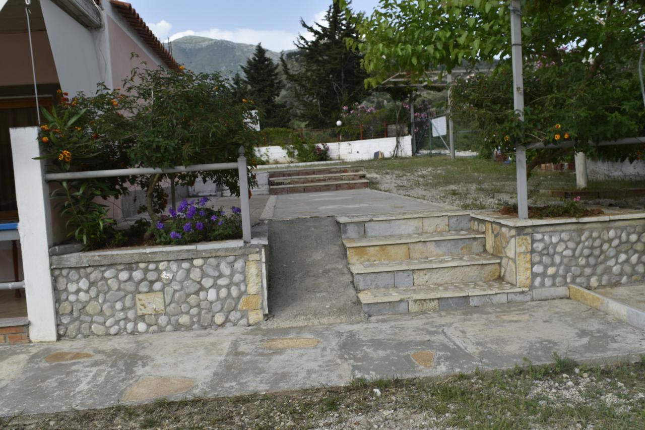 Guesthouse Rondo Himare Buitenkant foto